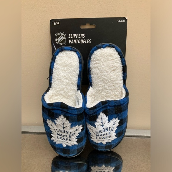 TORONTO MAPLE LEAFS Blue Grip Plaid Fabric Slippers Women’s Size S/M BRAND NEW - Picture 5 of 7